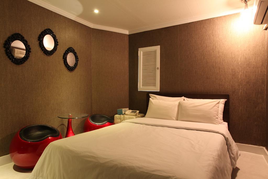 Goguma Shinchon Hotel