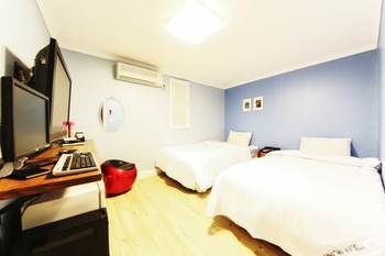 Goguma Shinchon Hotel 2*