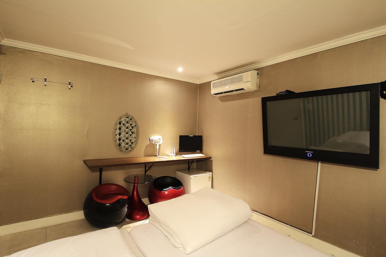 Hotel Goguma Shinchon 2*