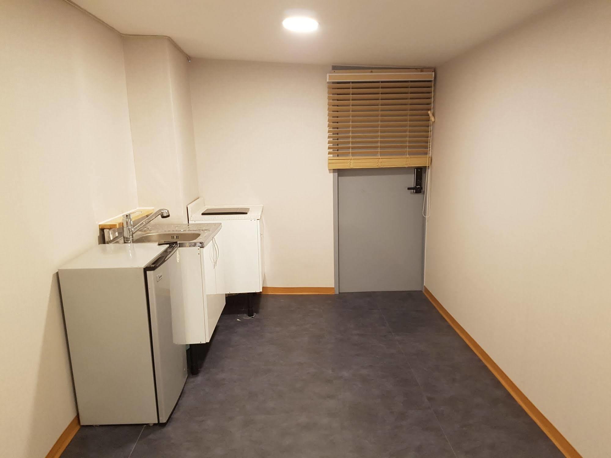 Hotel Goguma Shinchon 2*