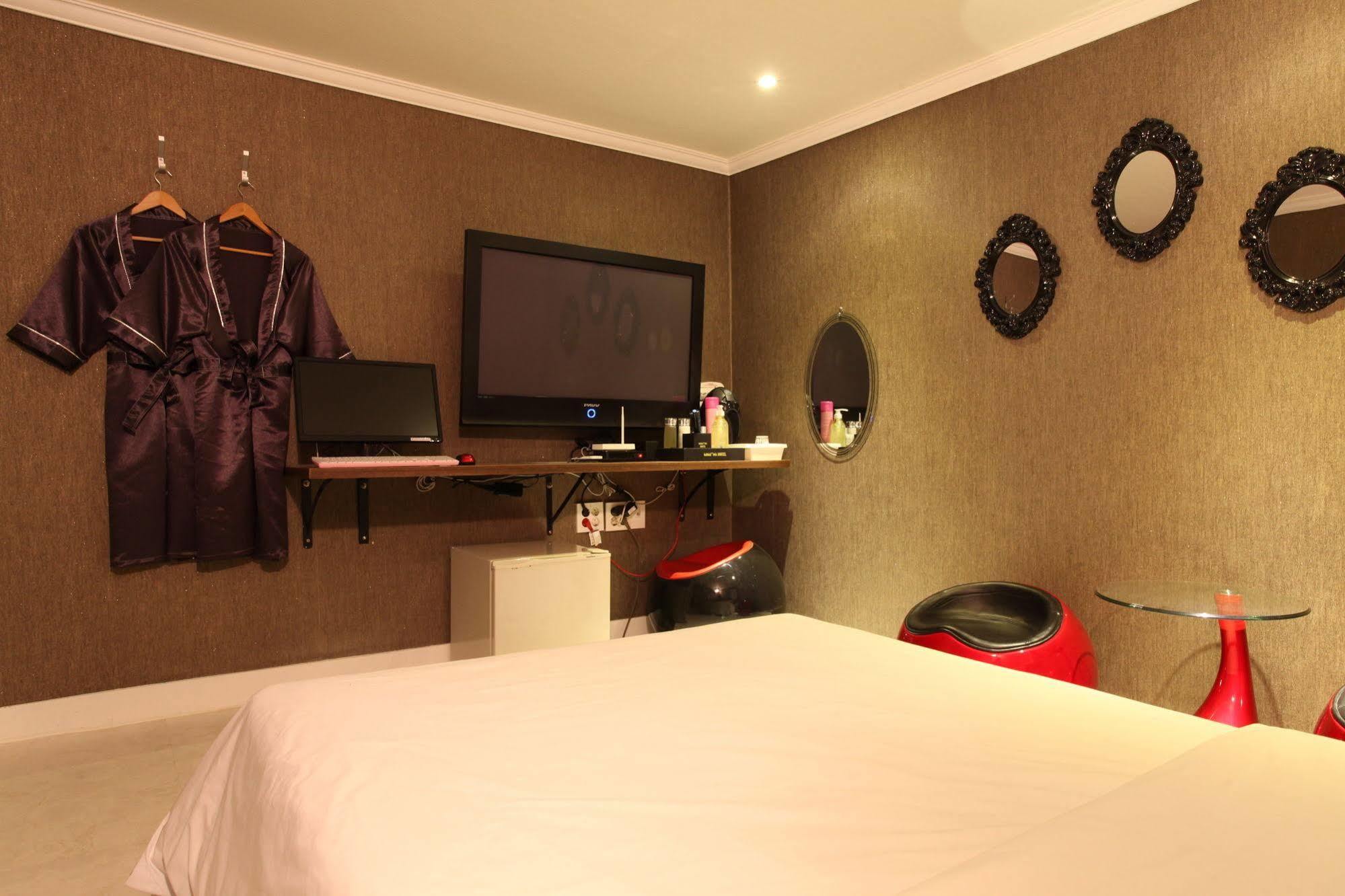 Hotel Goguma Shinchon Seoul
