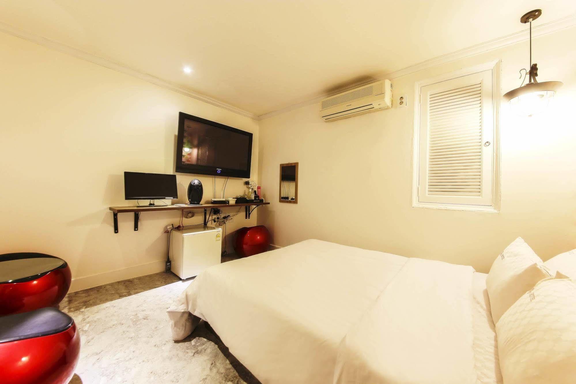 Hotel Goguma Shinchon Seoul