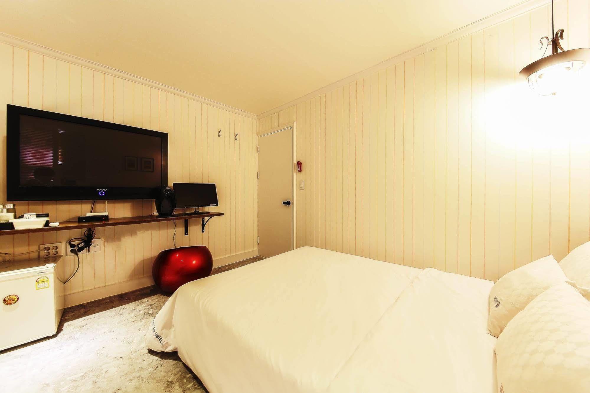 Hotel Goguma Shinchon 2*